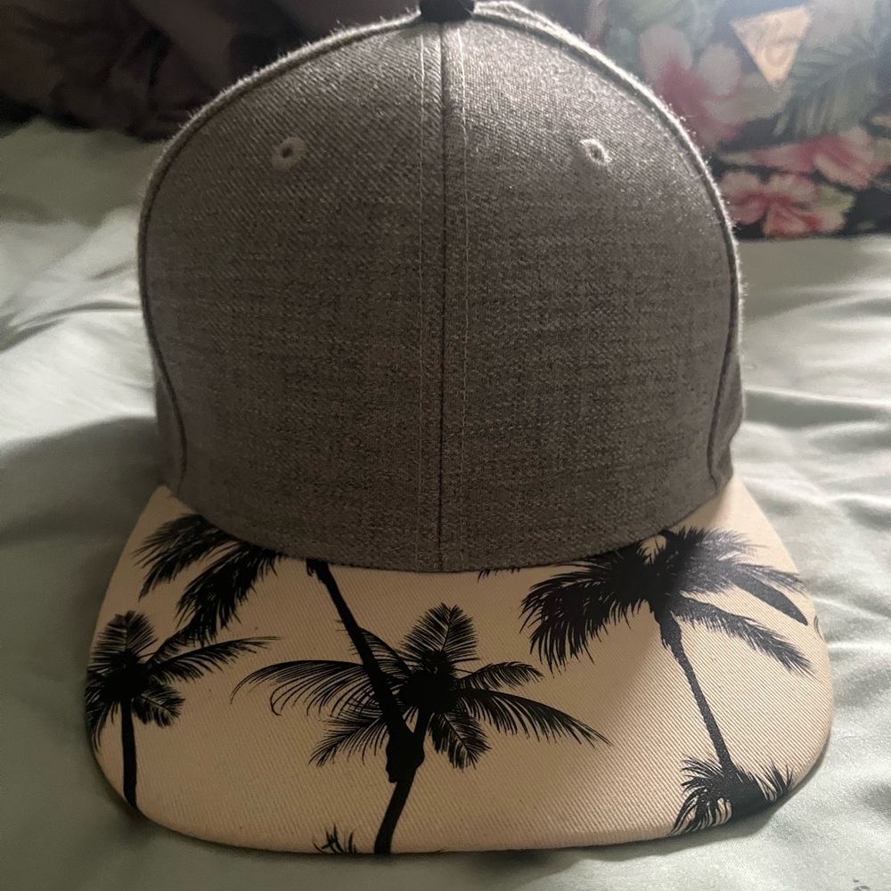 Fitted hat